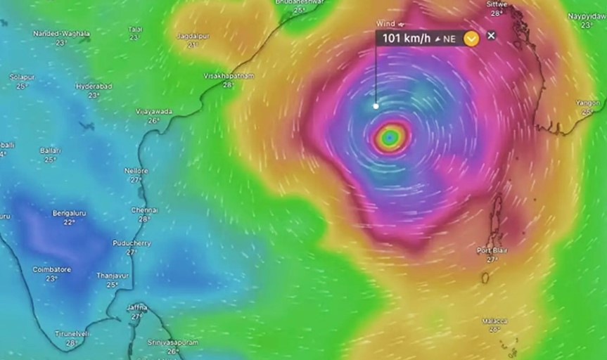 ধেয়ে আসছে ঘূর্ণিঝড় ‘ডানা’